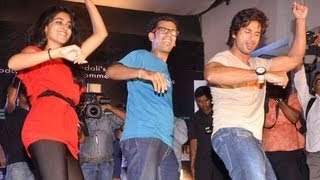 Shahid Kapoor dances to quotTu Mere Agal Bagal Haiquot amp quotDhating Naachquot promotes Phata Poster Nikla Hero [upl. by Metah]