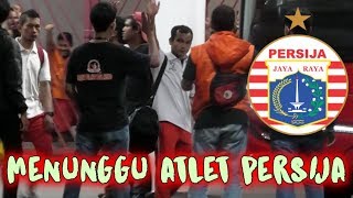 Menunggu Atlet Persija Pulang Dari GBK  Ceres Negros Vs Persija AFC Cup 2019 [upl. by Anaeel]