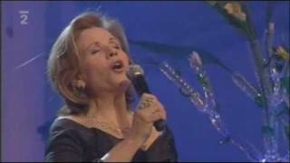 Renée Fleming  Ave Maria 🔴 LIVE  Praha 2009 [upl. by Amsab]