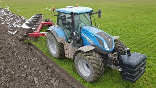 Onland ploughing with New Holland T6180 and 6 furrow Kverneland RN 100 😎 [upl. by Nassah671]