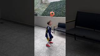 Trucos de Futbol para niños Cabezazo DanyPlayTime futbolbrasileño futbol futbolskills [upl. by Lyj]