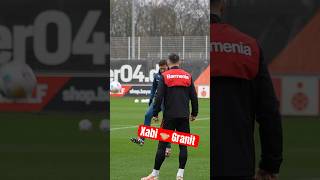 Xabi Alonso zeigt Granit Xhaka seine Skills 👀 [upl. by Rossy]