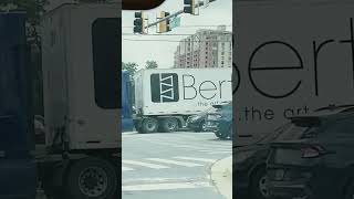 A freightshaker Freightliner hauling a dry van [upl. by Coppola867]