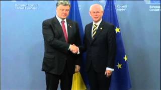 Ukraine Language Debate Poroshenko proposes to give English language special status in Ukraine [upl. by Meade]