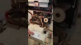 Vaillant Kombi Bakımı Nasıl Yapılır  Uzmanından Görsel Anlatım  wwwvaillantmerkezserviscom [upl. by Bradeord]