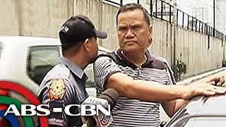 Pulis nanutok umano ng baril sa ambulansya sa EDSA [upl. by Liuka]