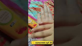 papaya sunscreen SPF 30 reviewskincarespf50 makeupashortadaysunscreensohotszihaalemiskin [upl. by Arty]