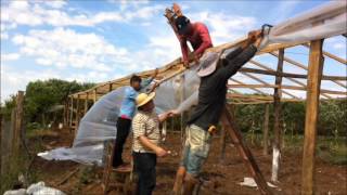 Construccion de un invernadero en Martin Rolon [upl. by Tomlinson483]