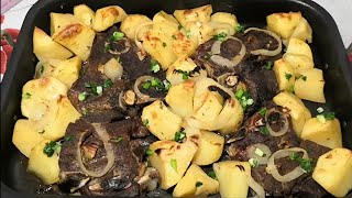 Говядина с картошкой в духовке Как запечь мясо с картошкой в духовке [upl. by Shanon]