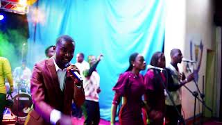 FR VENANCE VUNGU CONCERT LIVE Jésus gagne toujours chanson Jésus le nom miraculeux 🎺🎙️🎷🎸🎙️ [upl. by Laurence]