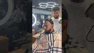 Wenn der Kunde Seiten auf null will😂 barber wolfsburg barbershop friseur kommhair [upl. by Nehttam]