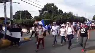 Estudiantes protestan por despidos injustificados de maestros en Ticuantepe [upl. by Enilegna]