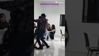 SELENEponiendomeal día suscribeteparamasvideos baile [upl. by Tannie384]