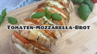 TomatenMozzarellaBrot  5MinutenRezept 🤩 einfach amp lecker 😋 [upl. by Ileray]