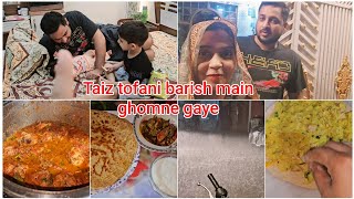 Taiz toofani barish main gai Husband k sath ghomneFarmaishi Aloo k parathy banye 🥰 [upl. by Cichocki]