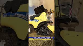 New Holland CR1090 Revelation equipada com a plataforma 3162 SuperFlex Draper de 45 pés [upl. by Nivled260]