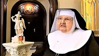 The Holy Rosary The Joyful Mysteries led by Mother Angelica to pray on Mondays and Saturdays [upl. by Surad275]