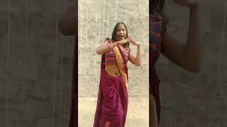 Itna bta da dance bhojpuridance pleasesubscribe Priyankaofficial9908 [upl. by Aljan]