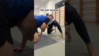 Sit out escape bjjbjjlifestylegrapplingmmajiujitsumartialartsnogisubmissiongrapplersfinest [upl. by Nalda]