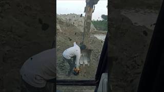 Aka naki giris kora hoyna dakho ki kore giris hoche viralvideo excavator jcb [upl. by Ahsoet]