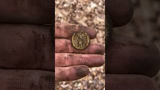 INCREDIBLE 1820s Massachusetts Militia Button at the Militia Training Grounds metaldetecting [upl. by Apgar]