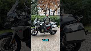 Mettere la moto sul cavalletto centrale come si fa cavallettocentrale moto insella [upl. by Kaete]