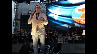 Conciencia  Gilberto Santa Rosa en Vivo [upl. by Thessa]