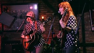 Wake Up Little Susie  MonaLisa Twins Everly Brothers Cover live [upl. by Raveaux]