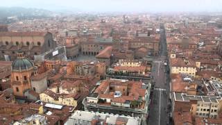 Vistas de Bolonia desde la Torre Asinelli  wwwviajeroscallejeroscom [upl. by Aihsitan]