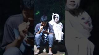 Prank pocong bikin ngakak 😱🤣 funny ghost lucu prank viral [upl. by Cavit]