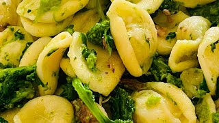 Orecchiette con le cime di rape [upl. by Ashwin]