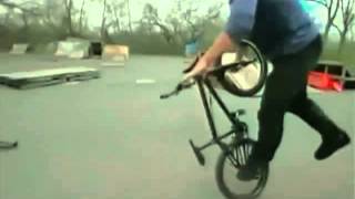 Espectaculares acrobacias en bicicleta  videos sorprendentes [upl. by Domel]