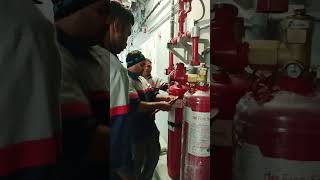 installation fm200 rifilling cylinder kidde brand [upl. by Khalin]