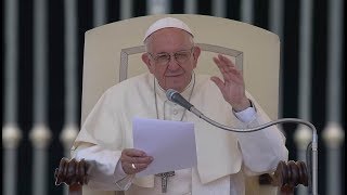 El Papa explica los mandamientos Dios no es un déspota que impone leyes a sus súbditos [upl. by Aramal]