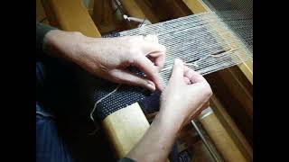 How to Weave on a Loom  Video 22  Fixing a Broken Warp End Part 2 [upl. by Franciska]