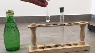 5ème  Test d’identification du gaz présent dans une eau pétillante [upl. by Gimpel621]