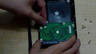 Seagate 720011 BSY error DIY fix for step1insert plastic card [upl. by Anaihsat]