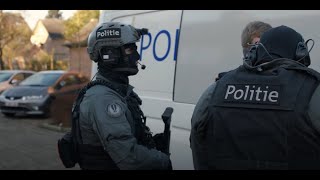 Framed  Aflevering 5  Politieschool [upl. by Chappelka]