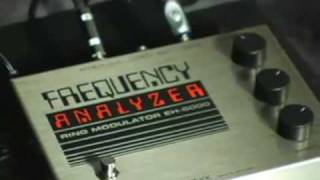 ElectroHarmonix  Frequency Analyzer  Demo by Peter Stroud  Ring Modulator [upl. by Saeger]