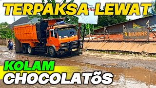 JALANAN KAYAK EMPANG ‼️ TRUK FUSO OREN LEWATI KOLAM LUMPUR [upl. by Genesia573]