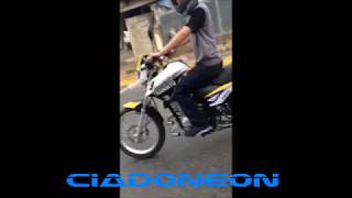 estrobo e sirene em moto ciadoneon giroleds [upl. by Dumanian]