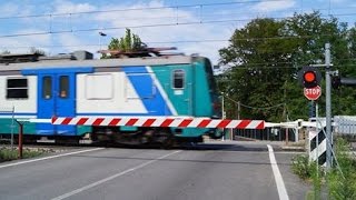 Treni e passaggi a livello a Bellaria  Railroad crossing [upl. by Lossa]