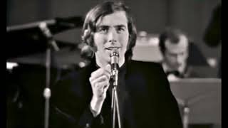 Joan Manuel Serrat canta a Antonio Machado [upl. by Arhsub306]