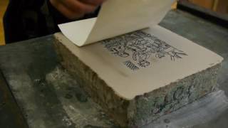 Lithographie  encrage et impression [upl. by Ahsrats]