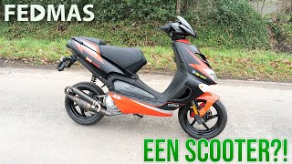 Een Scooter  APRILIA SR Minarelli 70cc [upl. by Kilah]