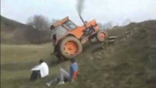 accident de tracteur [upl. by Notgnirrab]