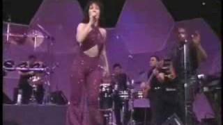 Selena  La Carcacha live [upl. by Aicertap]