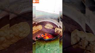 तंदूरी रोटी कैसे बनाते हैं  Making Tandoori Roti In Tandoor  How To Make Tandoori Roti shorts [upl. by Nyrehtac444]