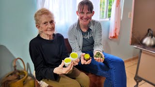 A minha avó trata Artrite com essa pomada caseira de plantas medicinais [upl. by Zebe]