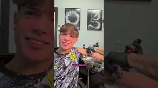 ALBERTO TOZZI SI FA UN NUOVO TATUAGGIO tiktok perte webboh neiperte lisaluchetta novitamakeup [upl. by Hans]